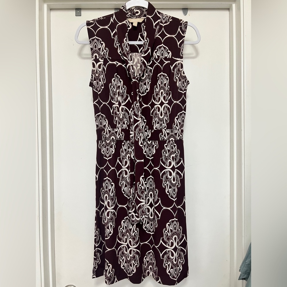 Banana Republic sleeveless, stretch, knee length dress with tie at neck - size S